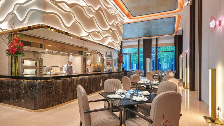 Jade Pavilion, Pavilion Hotel